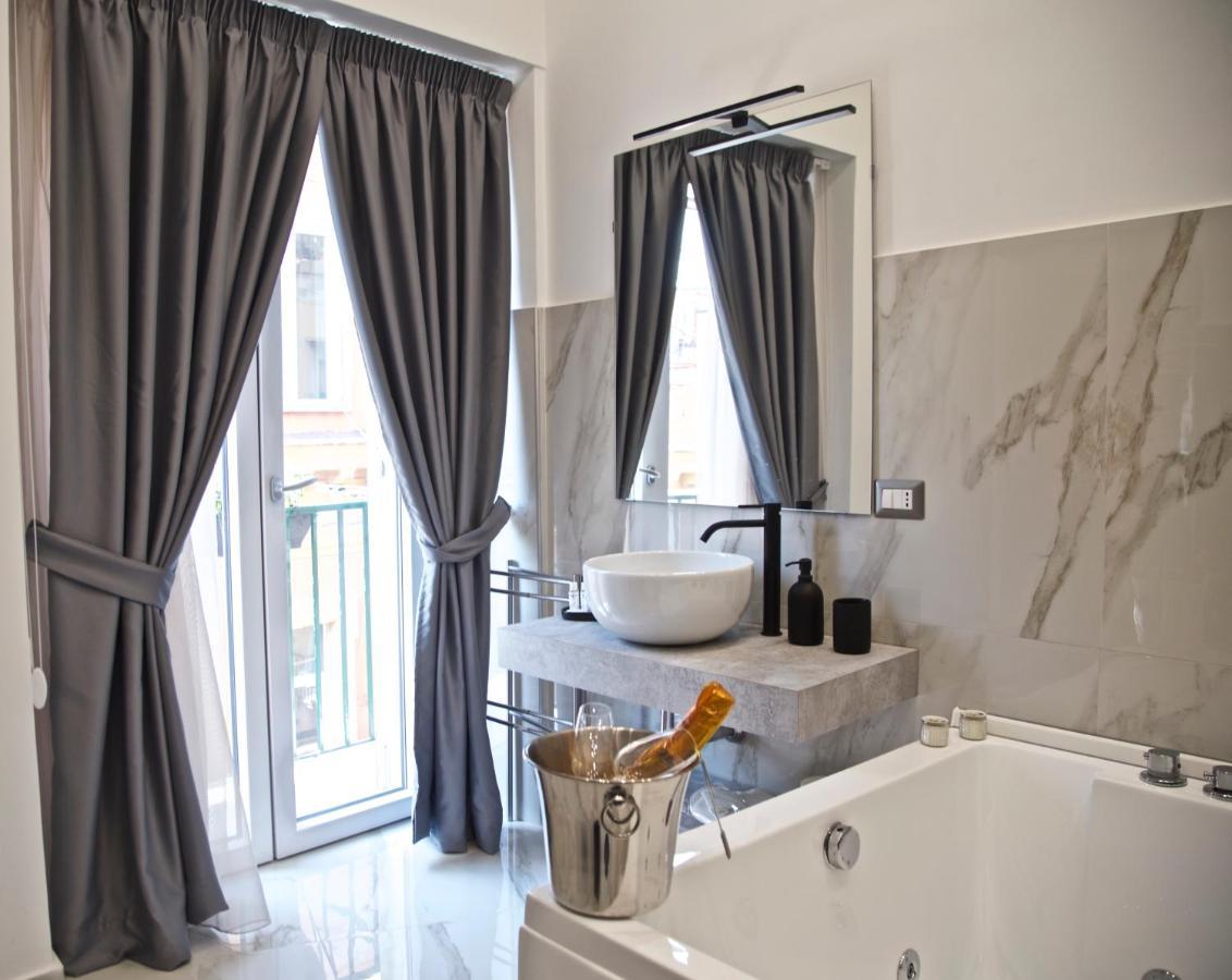 Scugnizzo Apartment Luxury Home Neapel Exterior foto